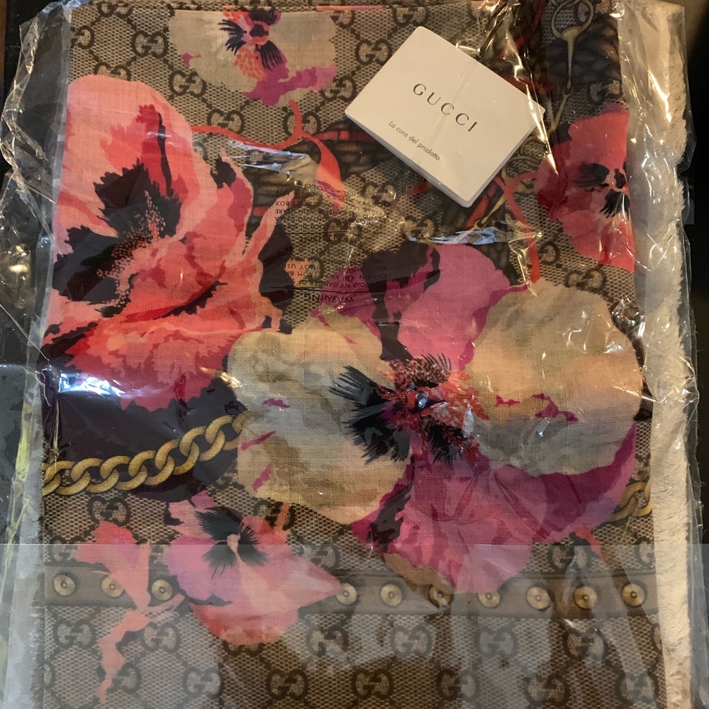Brand new Gucci Scarf